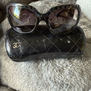 CHANEL Black Sunglasses with Quilted Case